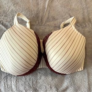 Never-worn CACIQUE underwire BRA. Full-Coverage w/Seamless Cups